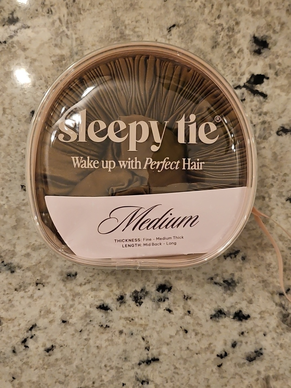 Sleepy Tie Medium Hair Scrunchie – Brown